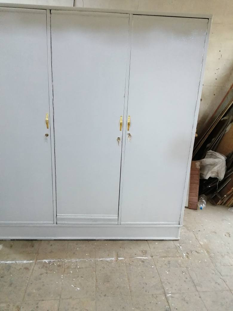 كنتور ٣ باب مستعمل ابيض الداخل عادي  الرجل  بلاستك  الظهر معاكس عادي  السعر  190 وبي مجال العنوان بغداد الكرخ تقاطع درويش البياع شارع البداله الانتصارسوق اميمه فرع مجمع الرازي ع اليمنه منتصف شارع ع اليسرى خلف مي اور
***********
*********** بغداد, العراق
