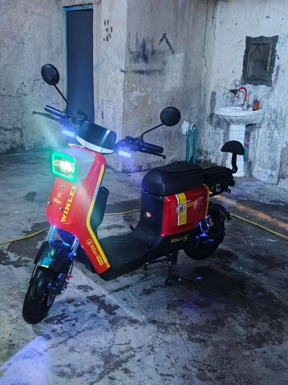 السلام عليكم دراجة شحن للبيع
ار 7
كلشي شغال بيهه بطاريات 32 امبير 
السعر 550 وبيهه مجال قليل 
التواصل واتساب فقط 
رقم الهاتف ***********
المكان البصره القبله قرب سوك المسطر
