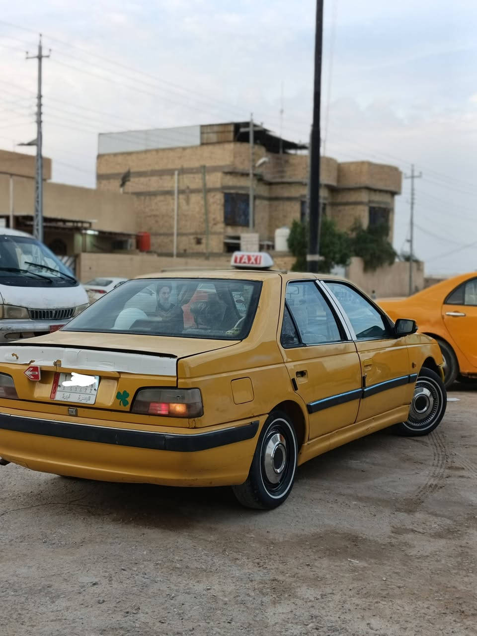 بيجو بارس 2015 سنويه لل٢٩ مصفره هيأة وغرامات محرك تبريد تدفئة تخم تاير كير فرنسي شاشه *********** بي واتساب ىايدها ب٣٨ وبيها مجال
