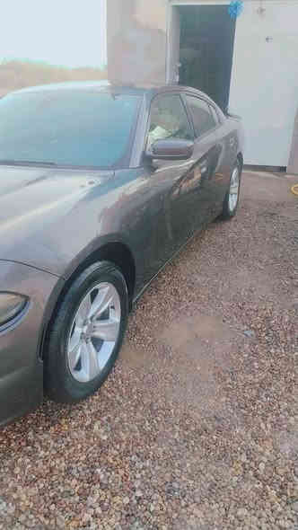 سلام عليكم جارجر للبيع 2015 وارد كندي حادثها جاملغ الأمامي مع الباب الخلفي بدون دواخل حداديه تخم تاير كله جديد رقم اربيل سنويه تسقط 2028 العنوان ميسان قضاء المجر السعر 165 وبيها مجال رقم الهاتف ***********
