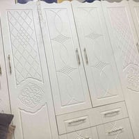 خزانة ملابس ٦أبواب • أبيض كلاسيك • حالة ممتازة