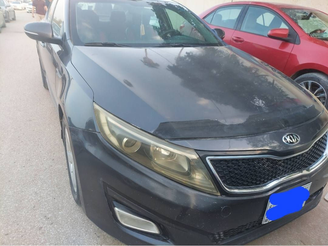اوبتما 2015 واراد امريكي محرك 2400 GDI
السعر ٩٧ ورقة
المكان - بابل - الحلة 
 لون فيلي 
رقم بابل
ضربتها الدعامية الامامية والجاملغ الخلفي جهة السايق وعايف الجاملغ على وضعه على صبغه القديم مثلما موضح بالصورة 
البنيد مبدل
علما الايرباكات كلها سليمة
بيها شخوط وتكحيل وبارد بالبيبان والجاملغات الجهة العكس السايق مرفقة بالصور
تبريدها 70%
بيها جراد بالقمارة
وعندي السونار مالتها
كير ومحرك مكفولات شرط تفحص وتاخذ

مانع انزلاق
ايكو
اشاير بالمري
تحكم جهتين
كرسي السايق كهربائي
مثبت سرعة

ماشية 79 الف ميل يعني ماماشية قياسا بخواتها الي موديلهن 2015

راديتر جديد صارله شهر
تخم تاير جيد صارلي ٣ اسابيع من اخذته

سعرها 97 ورقة
شرط التحويل بنفس اليوم او يوم ثاني

***********
