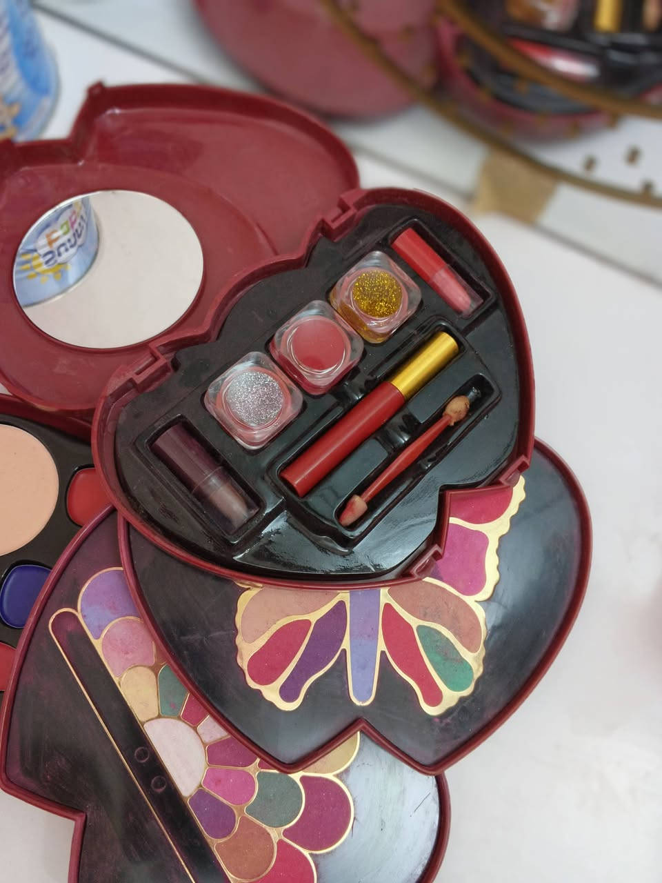 بنات علبه متكونه من حمره وضلال ومورد وكريم لبيض وسمر وملمع توصلج باب بيت توصيل مجاني  سعر 7 الف بس


**إذا كنت صاحب هذا الإعلان وتريد حذفه لأي سبب، رجاءا أرسل رسالة إلى الدعم الفني**