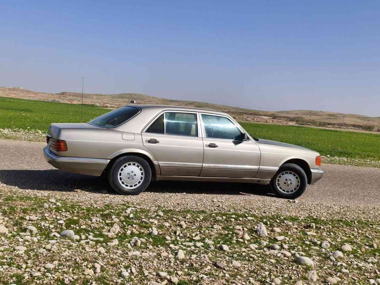للبيع مارسدس رئاسي باب قصير موديل 1988 محور بطه 3000 كهربائيات شغاله تدفئه تبريد شغال صدر امامي خلفي جديد 

للبيع او مراوس
مكاني ديالى خانقين 
رقم الهاتف:***********
