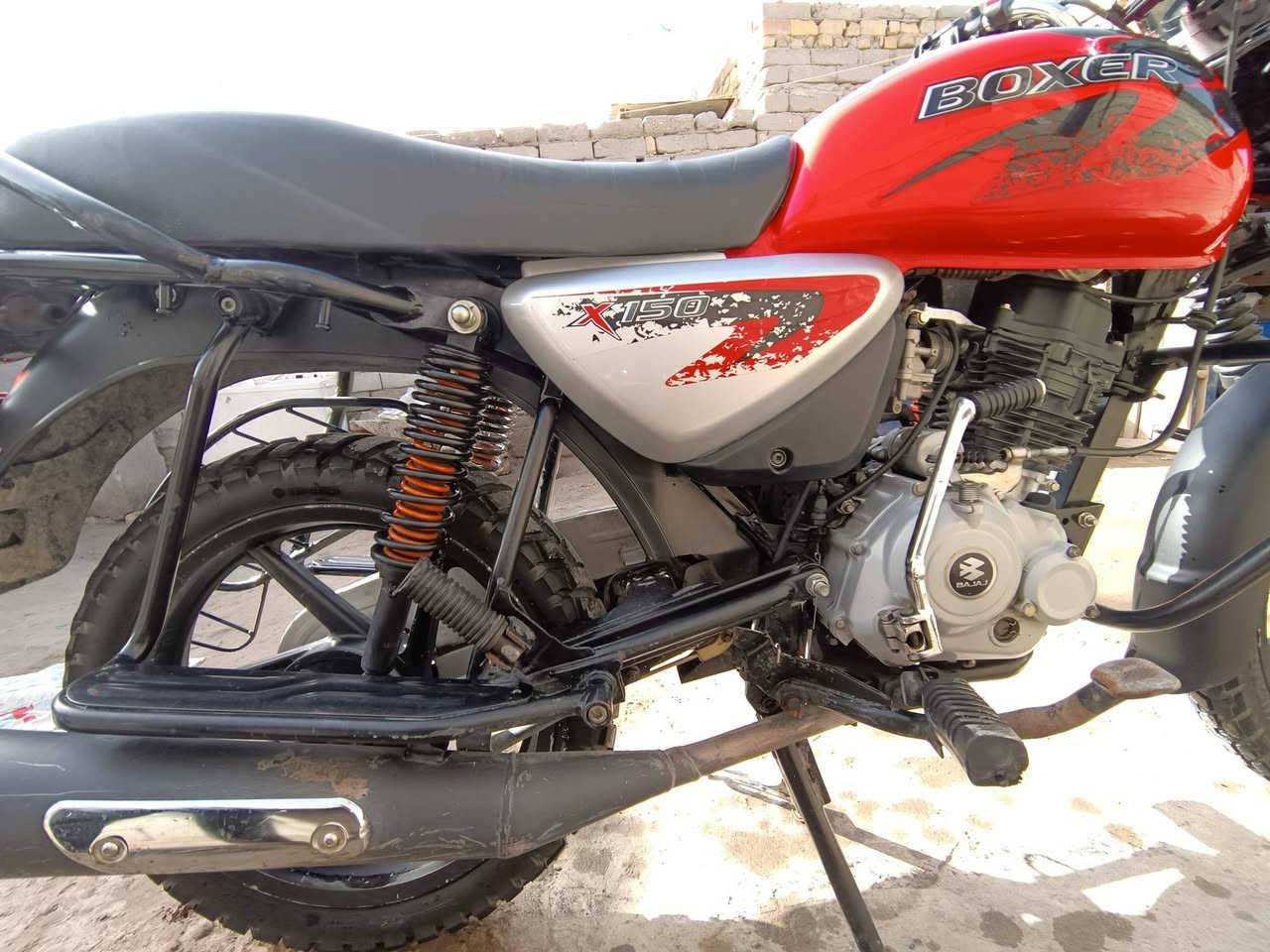 دراجة بوكسر جبلي أوراق كامله للبيع ما مفتوحه موديل 2023 نضيفه مثل ما جاي تشوف كهربائياته كله شغاله نگره سلف السعر ب مليون و500 ول شراي يتصل وبي خير ويدلل ***********
