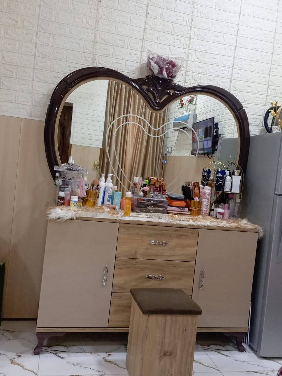 غرفه تركي مليون و 100 بيهه مجال بسيط التاميم ثمانيه شباط


**إذا كنت صاحب هذا الإعلان وتريد حذفه لأي سبب، رجاءا أرسل رسالة إلى الدعم الفني**