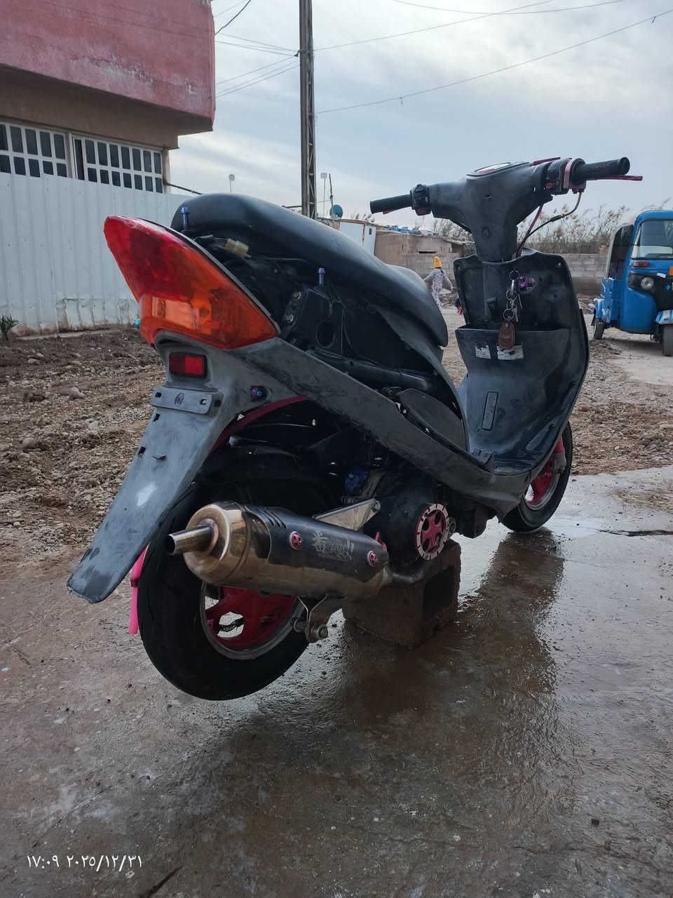 سلام عليكم دراجة ماكس عدلة 4 ولفات مكينة 59 ونص رولة 300 كلجات WF2018 اصلي كور رياضي  ويل نجمة مزدود اصلي صدر كرزي دبل خلفي كرزي صالنصة ام نحلة اصلية فج كرزي يدات ككرزية NCY فراك بريك NCY دراجة شلعة ومعدل تشك لكاع كلش قوية دراجة نكرة سلف بأي وقت دراجة مزوعة تزويد كلة اصلي بس 3قطع تجاريات  بيهة بعد تزويد أكثر ومبين بل صور كفر دراجة موجود سواد كلة ملح ومبين بل صور  اعتذر عن لإطالة لمكان لحسينية مال راشدية رقم *********** ممتواجد عل. خاص 👍
