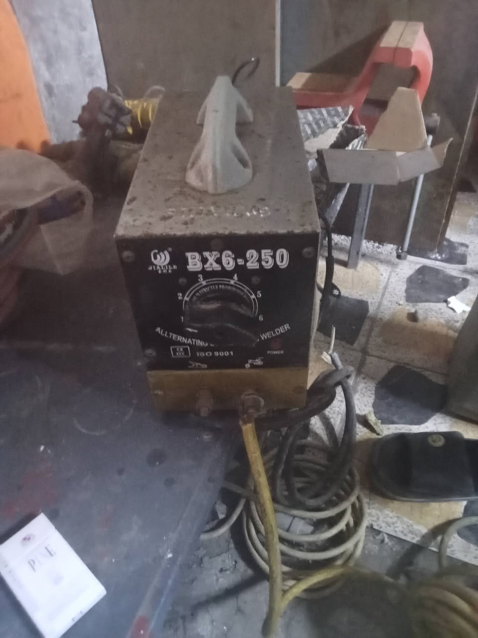 ولدن مستعمل جديد ماداخل تصليح 
الهاتف // ***********
