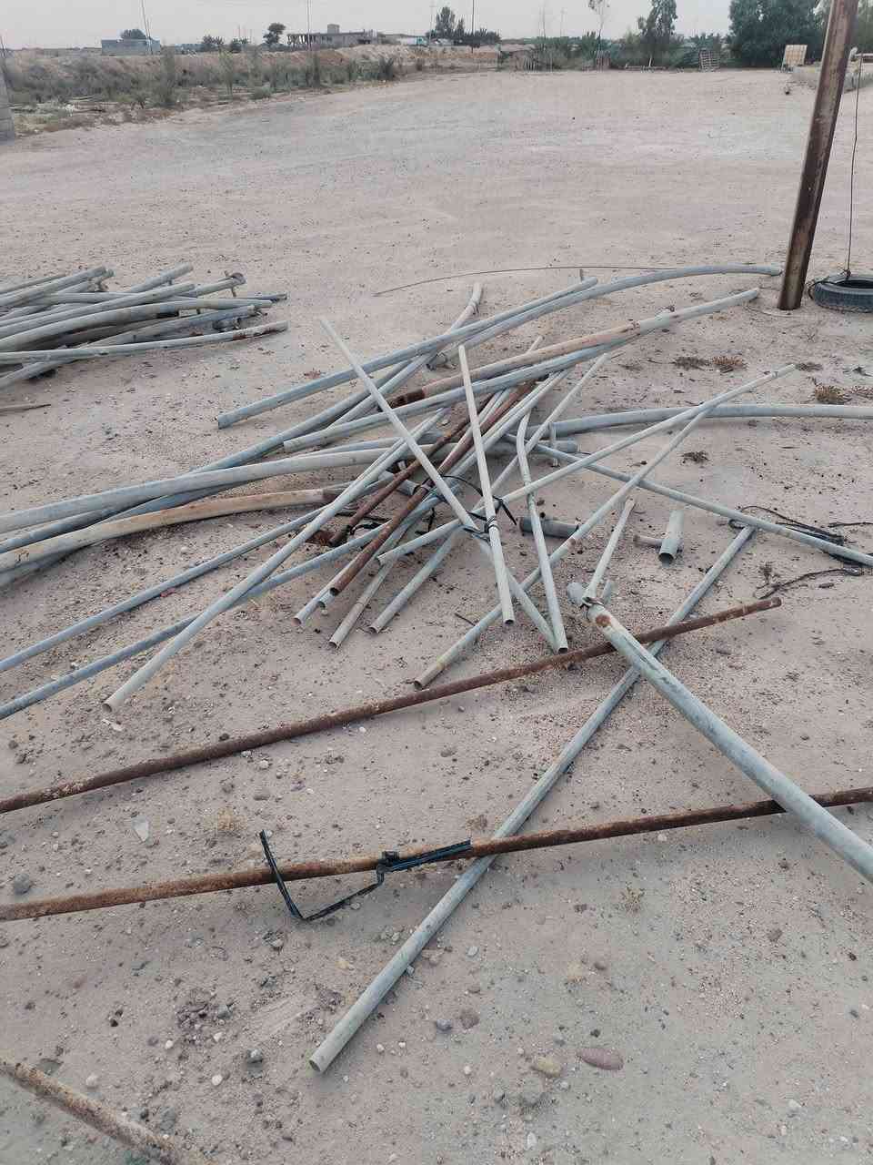 سلام عليكم بيت زجاجي البيع اردني اربع قطع بيت نضيف كلش يتكون من 17قوس تقريين ناقص ثلاث قواس  
مكاني سفوان توصل عله رقم ***********
