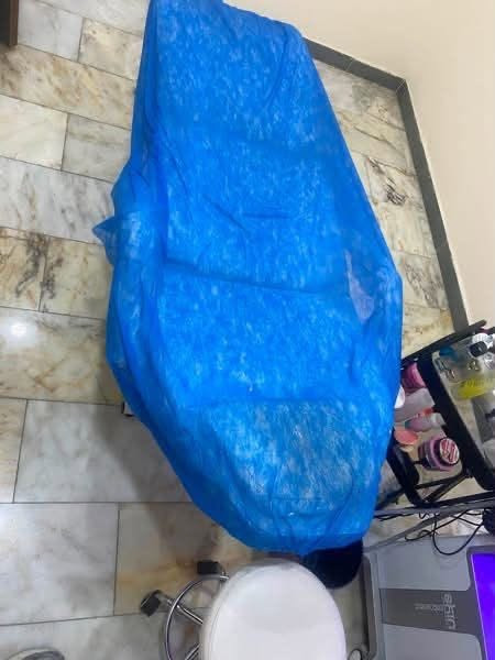 ٣كراسي  و٤مريات وجهاز هيدرو الحديث و٤عرباين وسديه ***********المكان بغداد جديده
