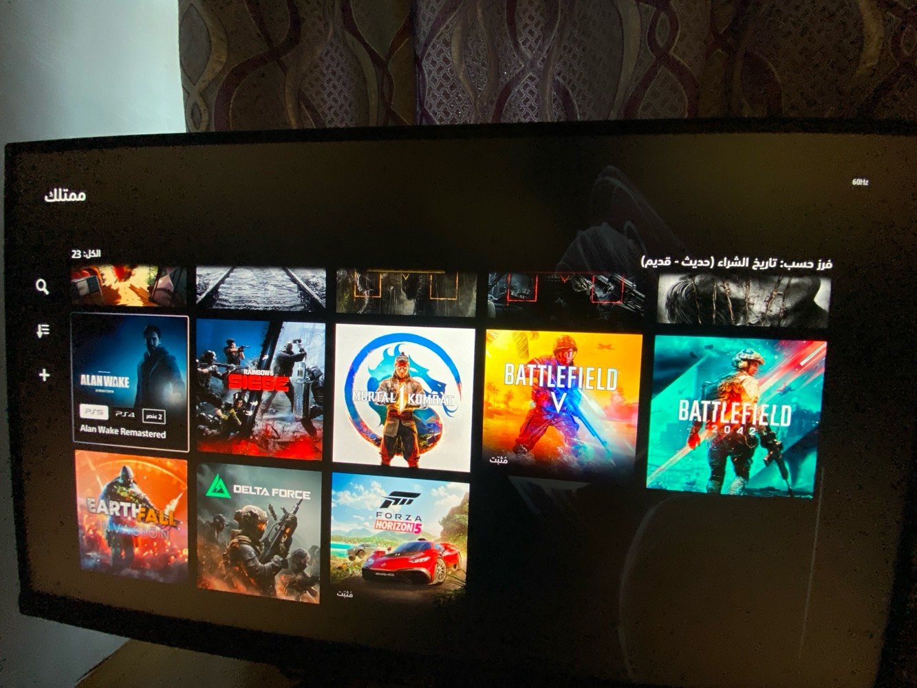 مرحبا اخوان عندي حساب للبيع المحتويات 

1- ريمبو 6 

2- بتل فيلد 1

3-بتلفيلد v برايم 

4- بتلفيلد 42 ايليت 

5-فورزا هورايزن 5 

6 - ذاويتشر 3 مع الاضافات 

7- لتل نايتيتل الجزء الاول والثاني 

8- ات تيكس تو 

9- موترو كومبات 1 

10- رزنت ايفل 2

11- رزنت ايفل 6 

12- رزنت ايفل 7 كولد ادشن 

13-Homefront®: The Revolution

14- BATMAN™: ARKHAM KNIGHT

15- Batman: Return to Arkham

16-MXGP - The Official Motocross Videogame

17- سلسلة ميترو 3 اجزاء اعلى اصدار والمحتوى الاضافي 

18- ذا ايفل وذن 

19- الين ويك 

20-Earthfall

الالعاب الشهرية الي تحتاج بلس 

1- كود مودرن 3 

2- فيفا 26 

3- lorbes of fallen 

4-WUCHANG

5-EA SPORTS™ WRC 

هاي العناوين القويه ب الشهريات الباقيات بسيطات يبلغ عددهن اكثر من 20 لعبه 

ريجن الحساب اماراتي العمر 20

+ بلس اساسي 1 شهر ينتهي يوم 2 بشهر ال8