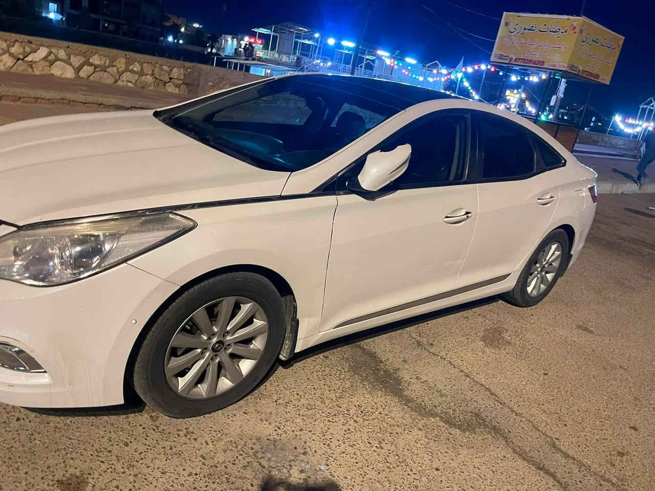 سلام عليكم
ازيرا 14 خليجي
بانورما قطعتين
بصمه
وبصمة ابواب
حساسات
كشنات جلد تدفئه
بردات ابواب خلفيه وبردة للجامه الخلفيه
مري شفط حساسات تحكم ستيرن
وباقي مواصفاتها معروفه
مكينة 3000 6v
رقم بغداد 
مكان السياره ميسان
رقمي
***********
