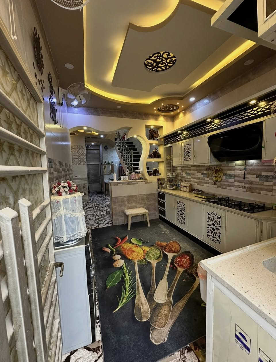 يالله اللهم صل على محمد وال محمد
***********
دار للبيع 100 متر طابقين بناء طابوك جمهوري 
يتكون من أربع غرف نوم واستقبال وصالة ومطبخ وصحيات العنوان مقابيل مستشفى الكفيل خلف منتجع احمد الشبلاوي 
50 متر عن سايدين مستشفى الكفيل 
طابو زراعي سند 25 إقرار محكمة
خدمات مي مجاري تبليط كهرباء امداور نفس اليوم 
يصلح سكن أو حسينية للزوار
