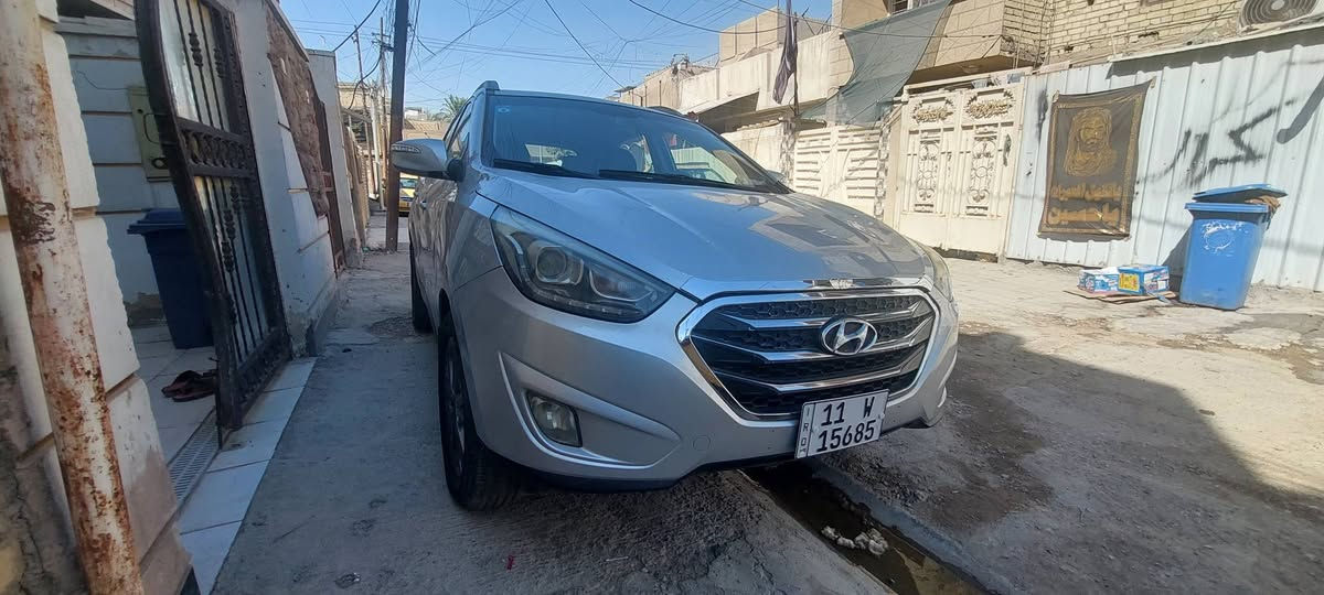 السلام عليكم توسان للبيع وارد امريكي محرك دوش2400  موديل 2012حادثه جاملغ اليمين باسمي رقم انكليزي بيه منظومة غاز شغاله شاشه كاميرا خلفيه كاميرا داش أمامية السعر 120 ورقة مكاني بغداد الامين الثانيه رقم الهاتف *********** بغداد, العراق
