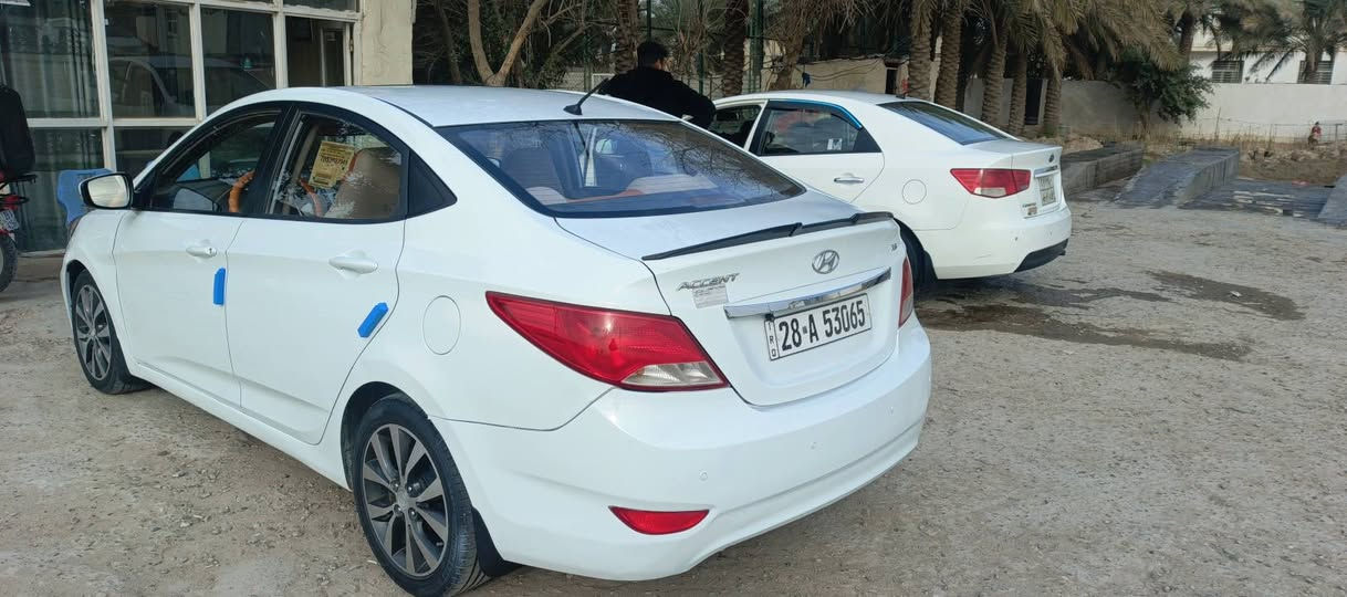 اكسنت 2016 فول مواصفات 1600 ام القطرتين رقم نجف جديد باسمي هزه قبل اسبوع مسويه مداور ثاني يوم بيه مكانات صبغ كما مبين في السونار كير محرك حداديه مكفولات  السعر ١٠٥ وبيه مجال 
موبايل *********** غير متواجد عالفيس
