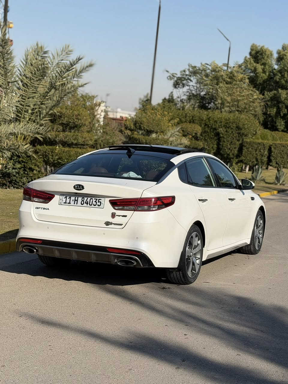 اوبتما 2016 خليجي
فئة جيتي لاين فول مواصفات 1/1
مكفولة من الصبغ والتبديل كفالة عامة 
.بصمة تشغيل و بصمة ابواب 
.بنوراما
.خمسة كامرات جانبيه + إماميه + خلفيه 
.كشنات جلد لون ماروني 
.داخل احمر بلاد 
.كشنات كهرباء + تبريد تدفئه كل الكشنات 
.هندبريك بصمة 
.كشن خزن ميموري 
.رادارات بلمري
.تدفئه ستيرن 
.حساسات إماميه + خلفيه 
.اريل افتيشن 
.شحن لاسلكي 
.بردات خلفيه 
.شاشه عرض بلاديه 
.فول تحكم ستيرن + شفتات 
.زنون عالي ناصي 
.تبريد بيانو 
.ثلاث انضمة قيادة  .محرك 2400
تخم تايرات جديده
السياره بيها مواصفات هوايه 
السياره جديده بمعنى الكلمة تجي وتشوفها 
رقم بغداد جديد باسمي دولي 
هزه وسنويه جدد تحويل ثاني يوم

السعررر 167بيها مجال 

مكان سياره //بغداد حي الجامعه 
***********
