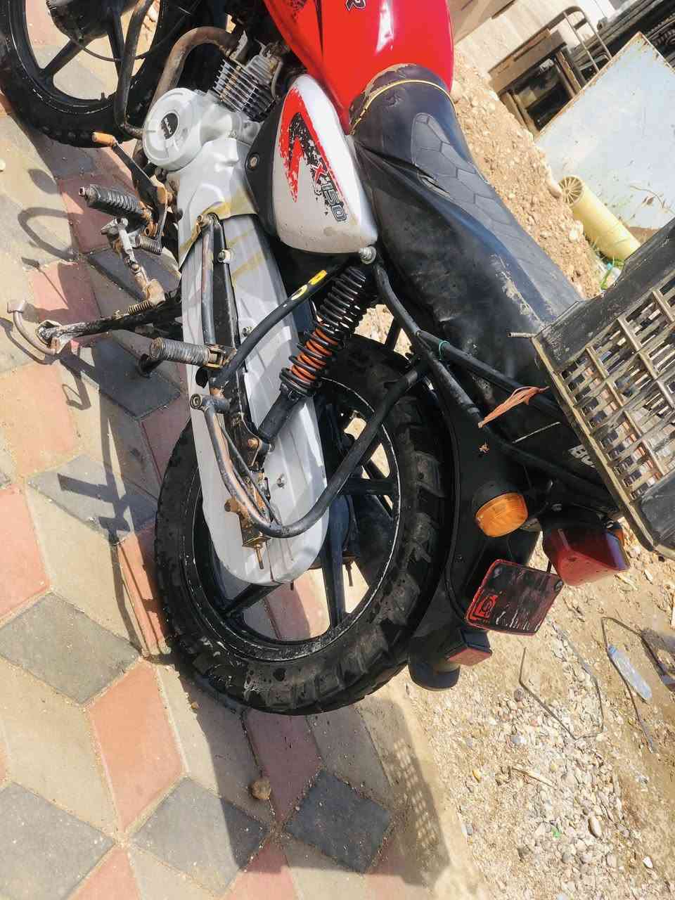 دراجه بوكسر موديل 19
4 كير. محرك مفتوحً شركه ب 125 الف 
الدراجه اوراق كامله تجي تشوفها وتدلل السعر 700
#عدنا_النشر_بسبب 
واحد جبوري يومين يلح عليه وامسح امسح المنشور تالي صار اكثر من 4 ايام انتظره لا يرد ولا اجى العنوان بلدروز


**إذا كنت صاحب هذا الإعلان وتريد حذفه لأي سبب، رجاءا أرسل رسالة إلى الدعم الفني**
