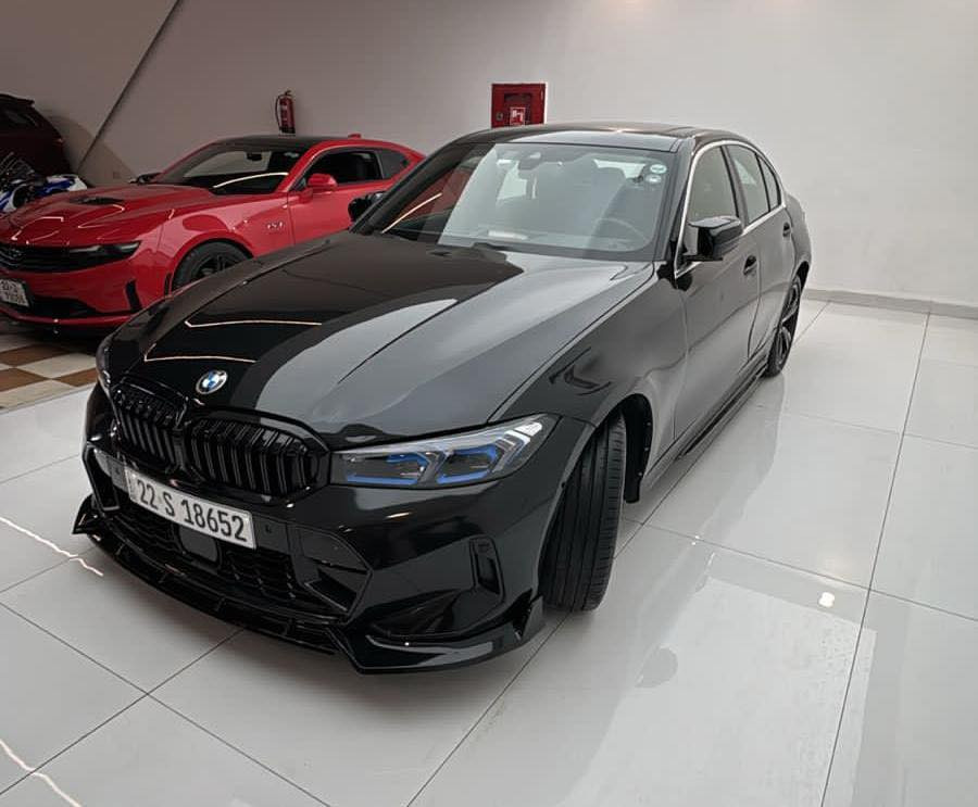 BMW 330i
موديل 2024 

محرك 2000✅
4 سلندر تون بور تيربو ✅

حساسات 360 
بانوراما 
كاميرا خلفية مع رادار خلفي ✅

شاشة كبيرة بلادية✅

وضعيات 3 
(Eco - Comfort-sport)

مري شفط مع القفل 

بچم كبس 

ايرباكات كلها سليمة ✅
مابيها اي دواخل ✅
جاملغ امامي وخلفي والوجه مال صندوك صبغ يعني ٣ قطع 
ومكانين تعديل pdr

ماشية ٢٥ الف
كت ام امامي وخلفي اصلي 

مكان السيارة بغداد 
 مرقمة اربيل بأسمي 

السعر ٢٧٥ ورقة 

للاستفسار

***********
