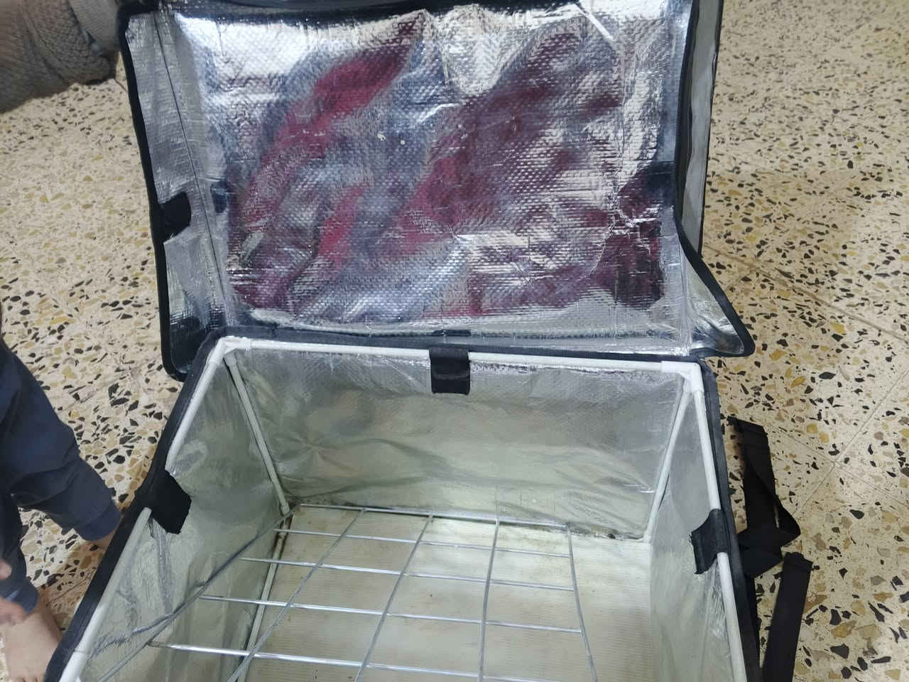 صندوق وخوثه وجفوف للبيع والله جديد صار شهرين من خثتهن جدد والله ***********
