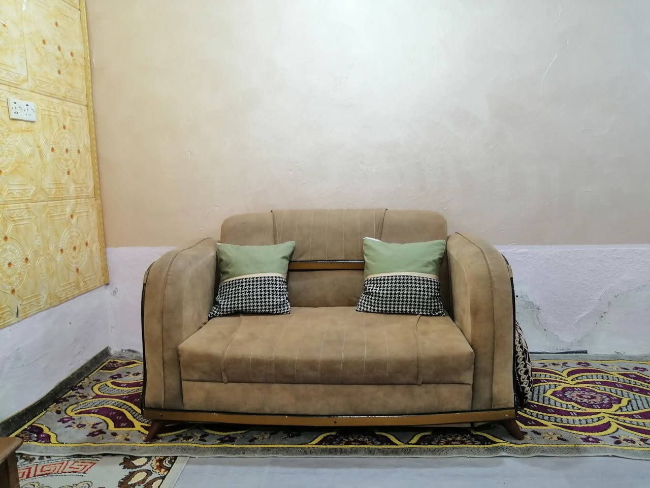 تخم قنفة تسكام الشمال نظافة ٩٠ /١٠٠ العنوان الفضلية الحي المدني السعر ٤٠٠ وبي مجال (***********) مو مال بالة تسكام جديد
