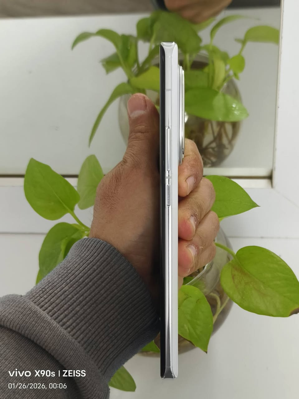 iqoo 12pro china
رام 12
ذاكره 256
بدون ملحقات 
فقد ويا 3  كفر
جهاز وتر بروف 
مواصفات معروفه باليوتيوب 
نسبه النظافه%97
توصيل موجود 
*********** واتس ابب
