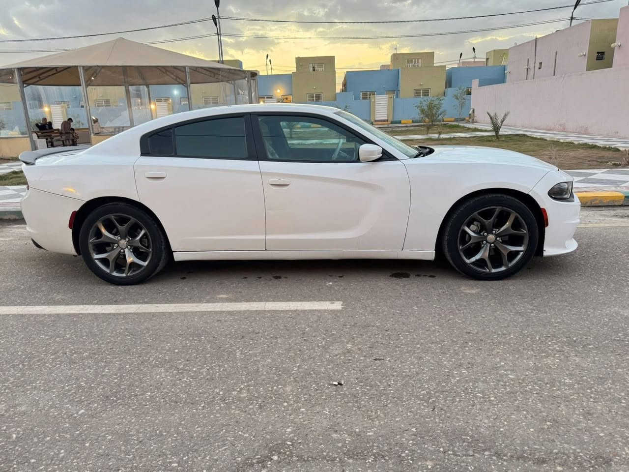 جارجر 2016 sxt 

تو  ويل اصل السياره 

كشنات جلد

كشنين كهرباء 

شاشه كبيره 

تبريد ثلج 

حداديه جديده 

تخم تاير 

كير

مكينه كفاله 

رقم بغداد ب اسمي 

جديده وجاهزه مال جناي 

ولا كلوب مشتغل بالدشبول 

صور الحادث مرفقه بالمنشور 

السعر 162 $ وبيها مجال 

***********
