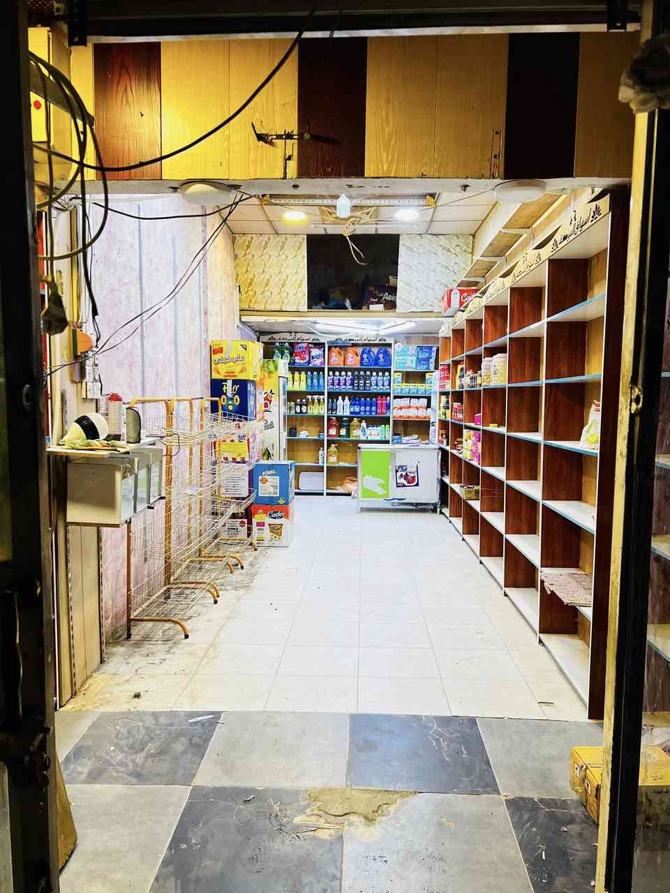 المحل للبيع كربلاء الحسينيه العطيشي شارع الصالونات ***********
