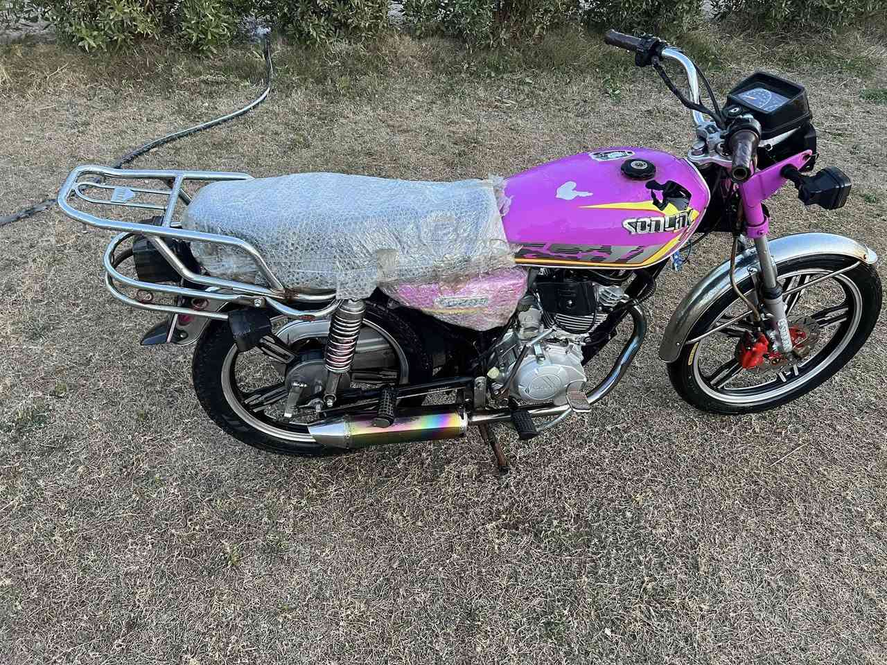 السلام عليكم دراجه سيفان موديل ٢٤وراق صولي دراجه خير من الله بس كهربائيات يرادلهن ربط السعر ٥٠٠وبيه مجال مكان محموديه اليوسفيه جسر معمل الزينب الهاتف ‭٠٧٨٨ ٢٩٢ ٧٢٩٠‬
