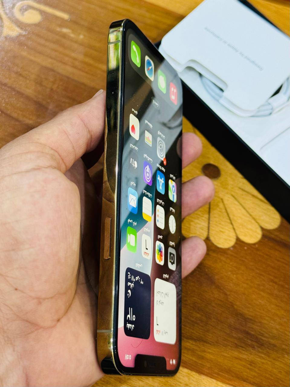 سلام عليكم
مبايل ايفون 12 برو ماكس جديد ذاكره 512   كل ملحقاته وياه حته كيبل ممستخدم وكله شغال مبدل بي فقط الضهر 

السعر 390 ألف وبي مجال ***********
