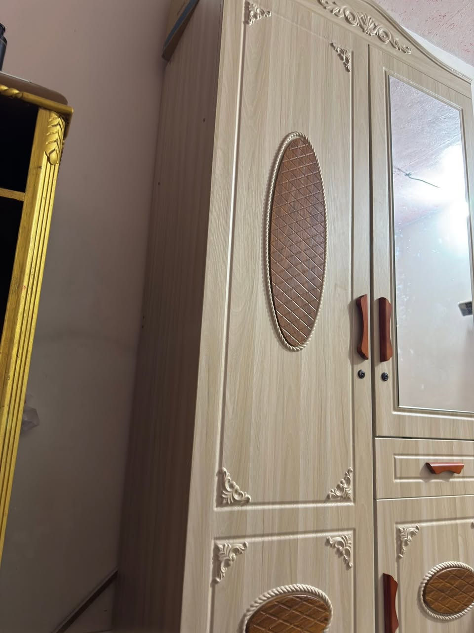 السلام عليكم  كنتور للبيع جديد كلياً
استخدام قليل   ارتفاع 2م 
السعر 180 وبي مجال


**إذا كنت صاحب هذا الإعلان وتريد حذفه لأي سبب، رجاءا أرسل رسالة إلى الدعم الفني**