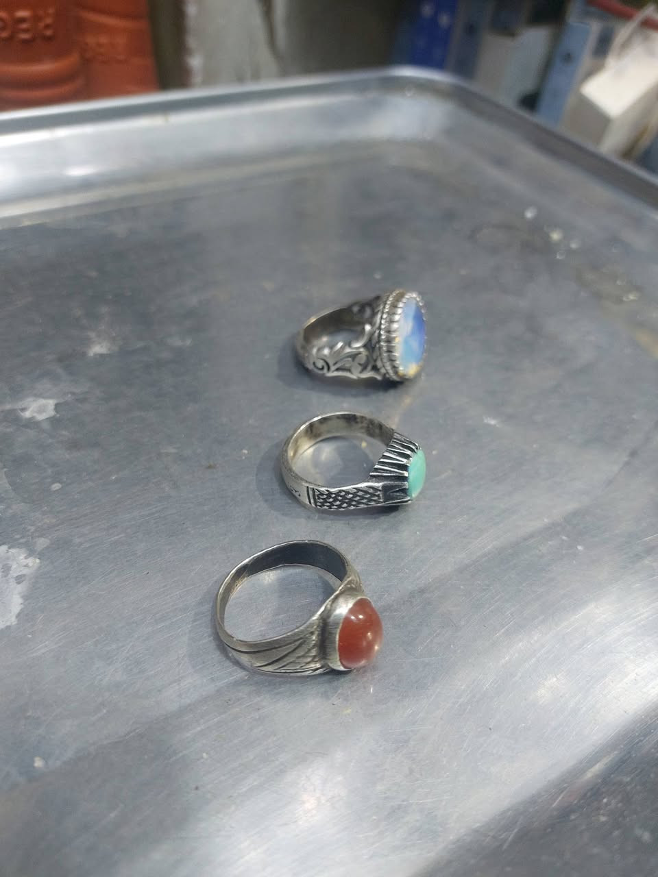 سلام عليكم  محابس قديمات  السعر ٩٠ مكان بغداد البلديات ***********
