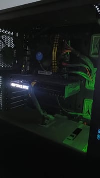 كرت 3050 8جيجا • رام 2×8 3200 • كيس Corsair