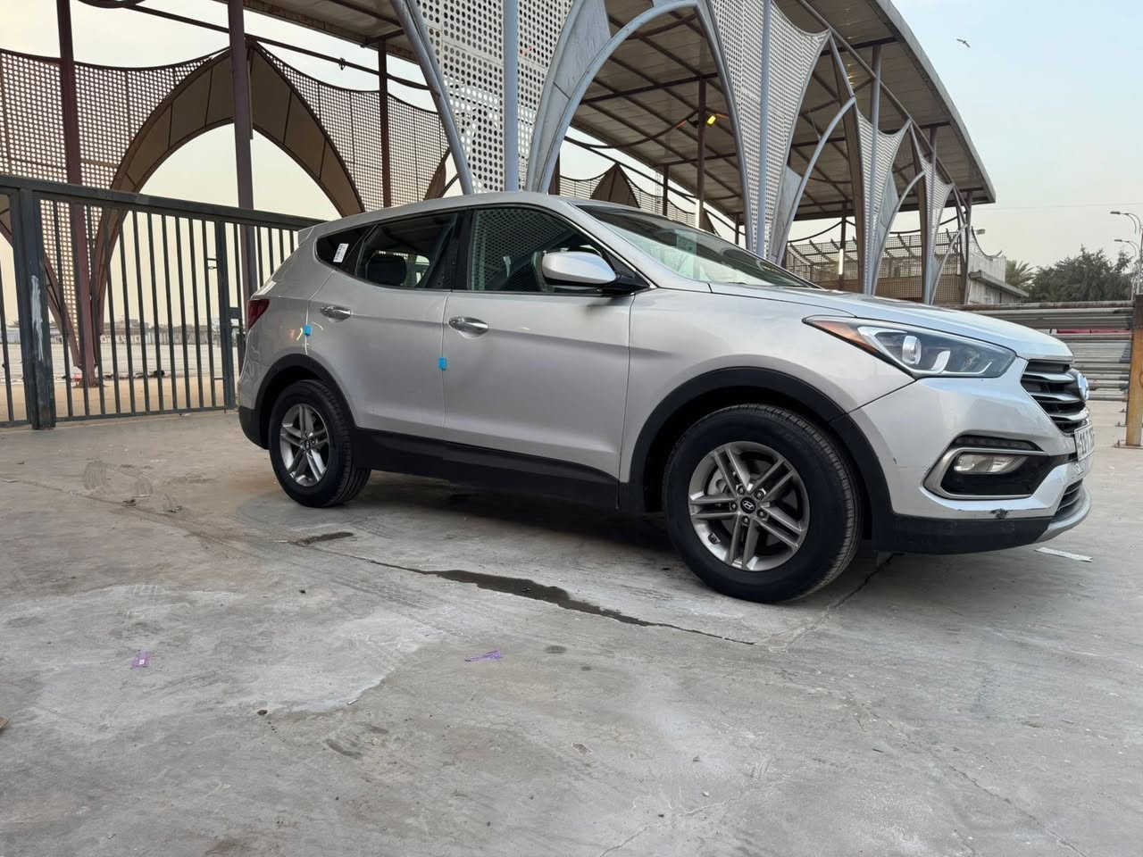 سنتافية للبيع موديل 2017 وارد امريكي محرك ٢٤٠٠ سيارة جديدة وجاهزة محرك كير تبريد ثلج تخم تاير جديد شاشة كبيرة كامره حساسات تحكمات رادرات سيارة حادثها سرقة بابين ودعامات وصور مال امريكا مرفقه بل وي الصور سيارة ماشيه ٦٩ الف سعرها ١٢٨ ورقه رقم بغداد مشروع وطني تحويل ثاني يوم ***********
