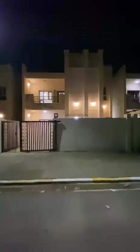 للبيع 3دور سكنية زيروو مجمع طيبة 2 مساحة كل دار 200متر واجهة 10.
#ملاحضة_الدور_مسدده_كامل

تفاصيل كل دار 
4غرف نوم ووحده سويت
صالة
استقبال
مطبخ
كراج 
للأستفسار اكثر ***********
☎️ مكتب الأمين للعقار على شارع 60
