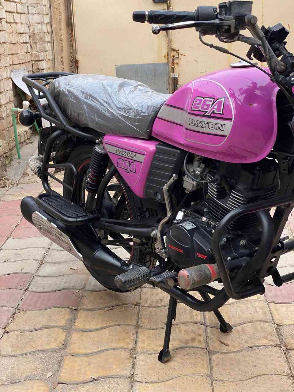 سلام عليكم شباب دايون موديل23دراجه نضيفه ستوني مسويه عليه ادامه وتجفيت امس كملتهه تايرات جدد بريكات جدد زنجيل جديد كشن جديد ودراجه رقم نجف انكليزي بسمي سعر1900وبيه مجال***********
