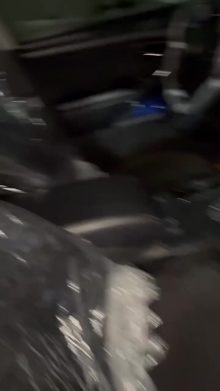 سڵاوی خوایگەورە لەبرایان
شاهینە بڕاوە بڕاوە
مەكينە گەورە GRS 184

GRS184
سڵاید نییە
ناورەش ساج  ڕە ش
۳دووگمە
كۆدی بۆ نە کراوە
شانسی كەڤەرگۆراو بەتانە بەشەرت
چوار تایەو ویل وئڵدی سفر
سالنسای سپۆرت 
شاشەو لەمس كارەبای بەشەرت
گێرو مەكینە بەشەرت
پێش كامل زینۆن
جامی دواو پێشی هە ڵگیراوە
دە بڵە کانی پئشە وە ی دایسە
تەبرید سارد وگەرم
ماشا اللە زۆر بەقوەتە
شوئن.ڕانییە حاجیاوا
ژم:***********
