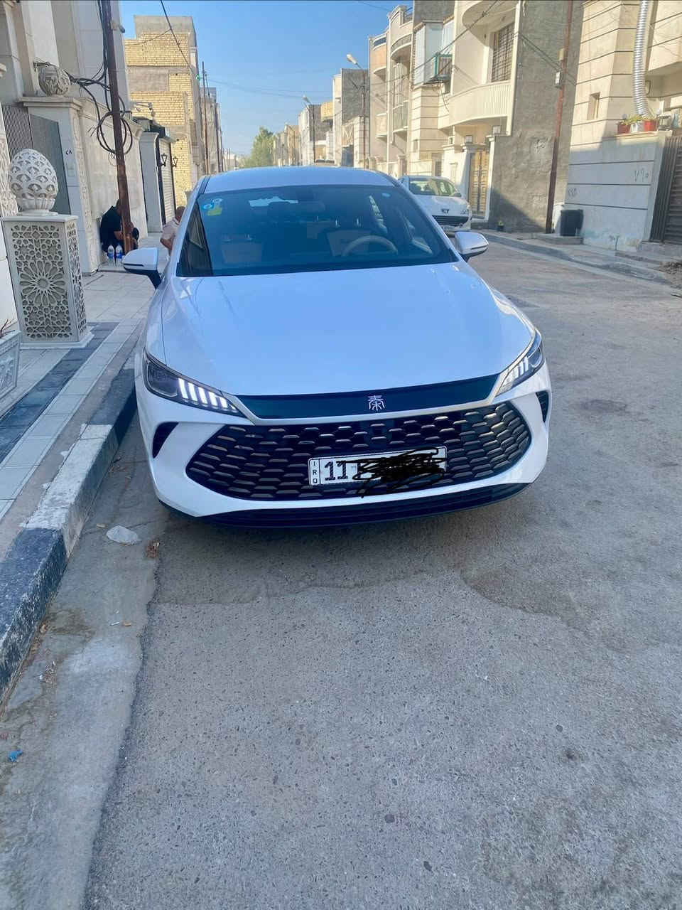 السلام عليكم..من رخصة مسؤول الگروب..مكلف بالنشر
سيارة BYD گن بلاص موديل 2025 ماشية 11 ألف مكفولة من كل شيء..الكشنات مغلفة وبيها تخم ارضيات وكفر حماية جيلاتيني للحصان الوسطاني
السعر 19 مليون وبيها مجال بسيط
للتواصل والاستفسار *********** 
مكان السيارة صباحاً في الشورجة
ومساءاً في الغزالية
