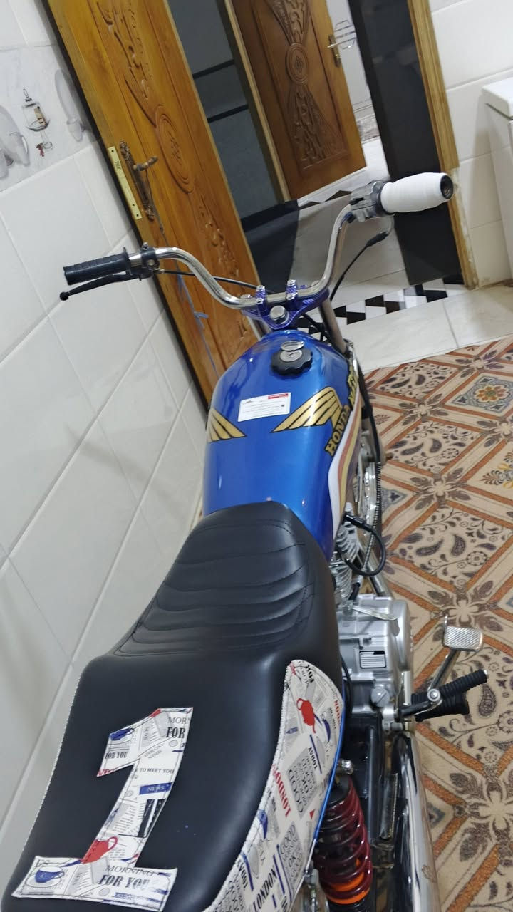 السلام عليكم دراجه 26لبيع سعر 550مكينه جديده ستوني شديته بعدهي علا سحك دراجه حلوه وجديده 
رقمي *********** مكاني بل قاسم ناحيه الطليعه
