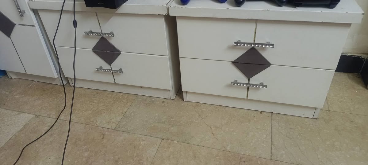 للبيع وحسب الصور
١- غرفة تركي مع ملحقاتها  وحسب الصور مستعملة / السعر ٦٠ الف
٢- بايسكل اوربتكال نظيف جدا / السعر ١٥٠ الف
٣- ميز طعام مستعمل اربع كراسي وقابل للتكبير / السعر ٥٥ الف
للاستفسار / ***********
عنواني شارع فلسطين
