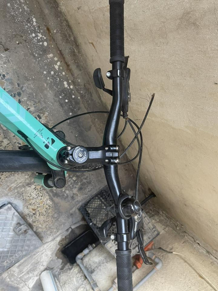 سلام عليكم باسكل جبلي سباق باسكل كلشي مابي فقط كيوره ثنينهن ما يشتغلن  شخط مابي باسكل استعملته قليل مكاني بغداد الغزاليه للبيع فقط ***********
