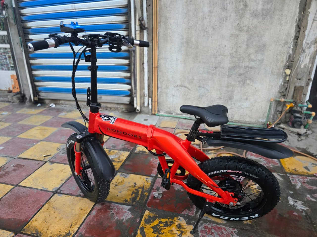 السلام عليكم دراجه شحن امريكي الاصل هايبرد وسكليتر يقطع مسافه 45بالشحنه بطاريه ليثيوم كلش جديد مابي اي نقص رقمي للتواصل ***********
