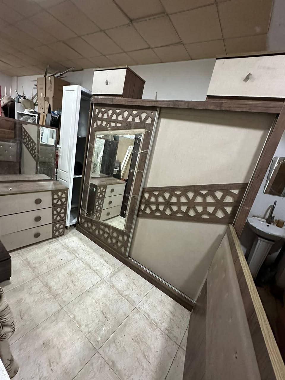 غرف نوم 🛌 😴 تركيا 🇹🇷 مفرد وجمله 
توصيل 🚚 متوفر كل غرفه وسعرها 
توصيل 🚚 بغداذ ونواحيها موصل ديالئ كركوك اربيل سليمانيه 
للتواصل والاستفسار تواصل واتس اب 
***********
