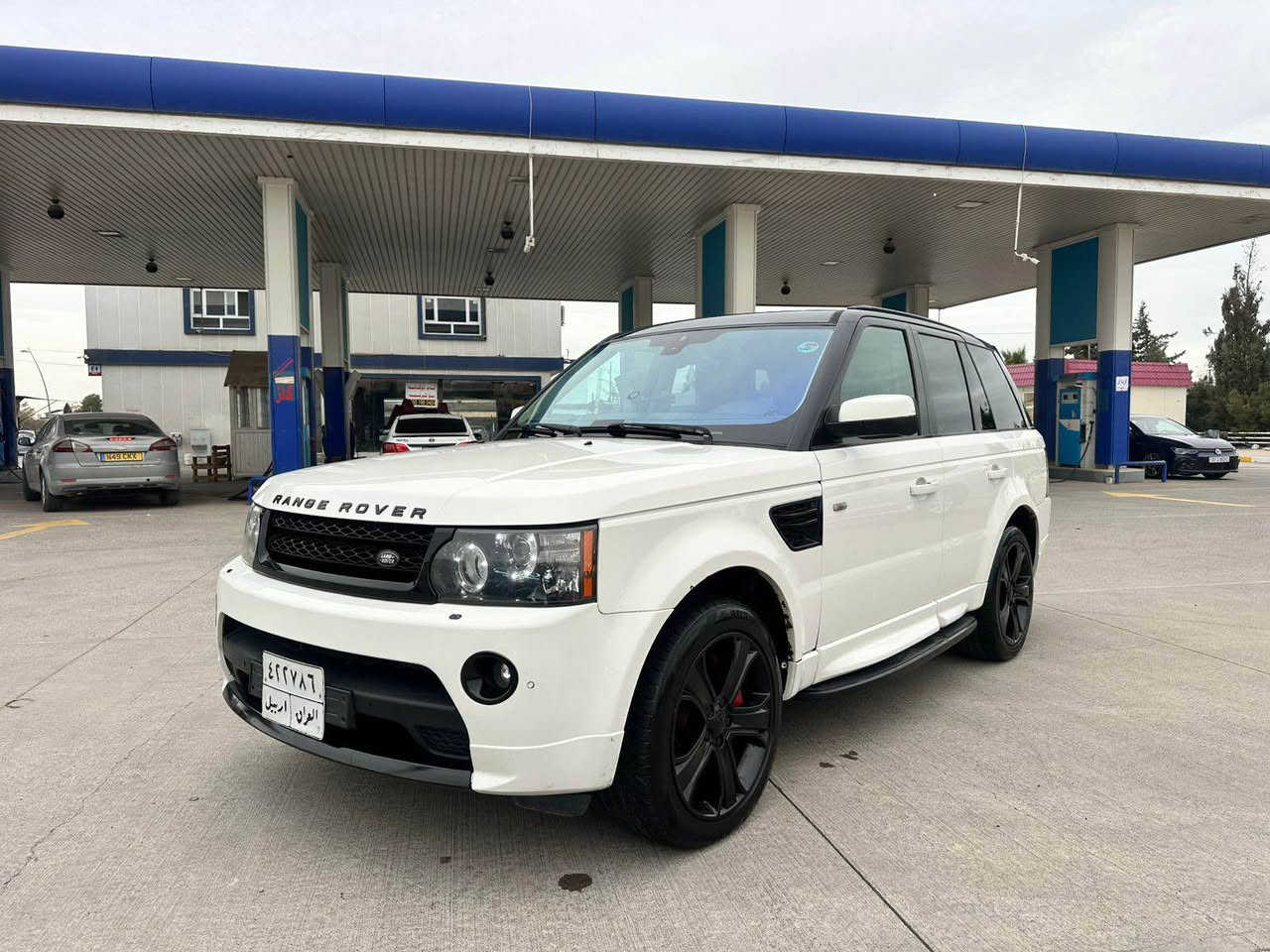 بسم اللە الرحمن الرحیم 
RANG ROVER 2009 V8 4.2 super
* ڕەنج ڕۆڤەر  ۲۰۰۹  کراوەتە ۱۳ 
*مکـــینەی نەکراوەتەوە
*سوپەریـــش نــــەکراوەتەوە 4.2 لتر 
*بەشەرتی بوخار و ســـەرف  مکیـــنە بەشەرت
* بـــێ ســـبوخ تەنها دوو چەمەلخ نەبێت *ئەویـــش  گـــــۆڕاوە بۆ ۲۰۱۳  زۆر پاک و خاوێنە
* تـــبرید ساردوو گــــەرم بەشــــەرت
* چووپ و دەبل هەوایــــەکان بەشــــەرت
*مۆدەکانـــی  دەبل و ڕیـــتایدەر هەورازوو   *نشێوی هەمـــووی ایش دەکات
*لایت ئۆتۆ  های داینەمیک مەزبووت
* گوشــــن و ســـوکان کارەبایـــی  خـــەزن کـــۆد
* شاشــــەو کارەبایاتی هەمــــوی بەشــــەرت
* گـــێر مەکیـــنە و ئەکـــسل بەشـــەرت
* تایــــەو ویلــــی نــوێ لەســــەرە
*۷ وەرەقە خەرامەی لەسەرە دوای معملە دەیگەرێنمەوە لةهةوليرم رةقةم موبايل *********** أربيل, العراق
