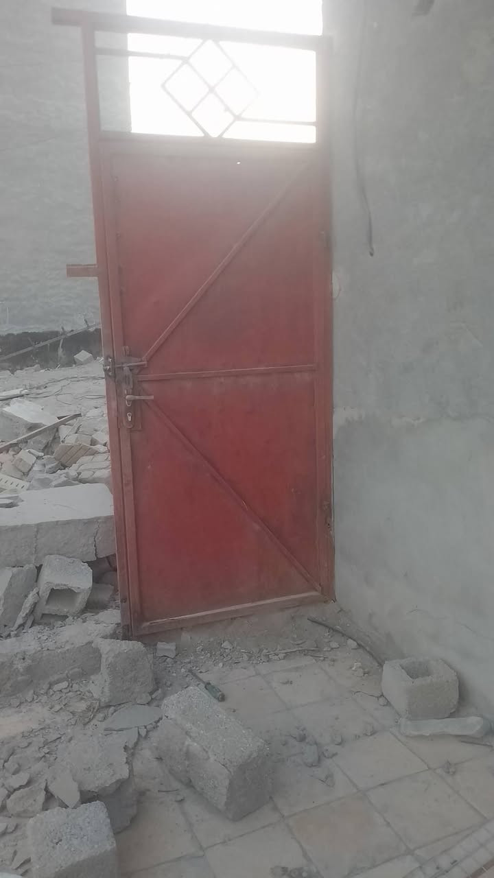 للبيع باب حديد السعر65المكان انوار الصدر الثالثه للستفسار***********
