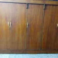 خزانة • ٥ أبواب • نظيف