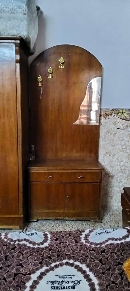 متاح غرفة خشب صاج نضيفه مابيه اي تصليح او عيب
السعر 350 العنوان موصل الاجانب الايسر


**إذا كنت صاحب هذا الإعلان وتريد حذفه لأي سبب، رجاءا أرسل رسالة إلى الدعم الفني**