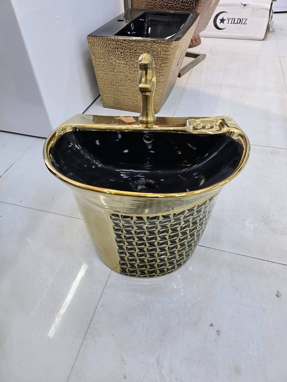 توزيع جمله .جمله .جمله

فقط ل أصحاب المحلات التجاريه

*********** واتساب
