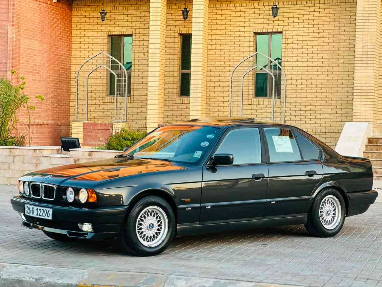 السلام عليكم للبيع بي ام موديل 1993 محرك مسكر شرط كير وتماتيك شرط صدر امامي خلفي جديد تخم ويل خليه جديد سنتر لوك بجم عريض سلايت طكتين غرفه مخمل بعدها لوك تبريد ثلج 🧊 وياا السويج بدون اي نقص السيارة صبغ عام جماليه شرط بدون اي حادث رقم صلاح الدين دولي بسمي سنويه الغايه 2030 هزه جديد السياره بمسي السعر 60 وبيها مجال ***********

