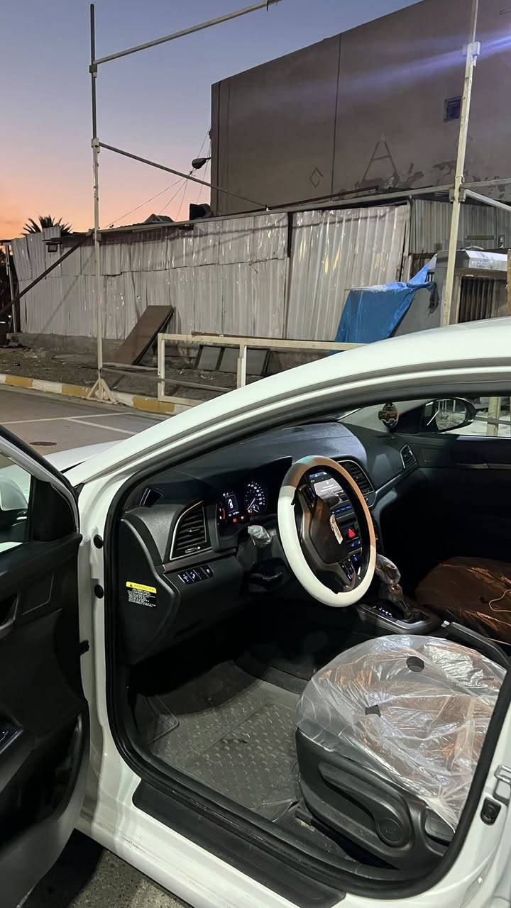 النترا 2017 نص فول
كندي بيها تبديل جاملغ امامي ايمن والبقيه كفاله لا شواصي ولا لغود كير مكينه خير من الله السياره نص فول رادار جانبي وتدفئه بلكشن وبلستيرن وشاشه جبيره
سعرها 132 وبيها مجال للشراي  
مكاني بغداد جديده ***********
