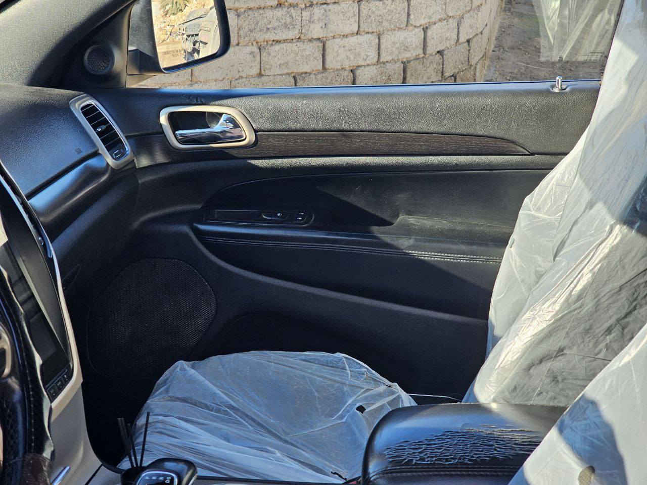 من رخصت الادمن
جيب لاريدو  موديل 2015
رقم اربيل الرقم الجديد
نص فول 
فور ويل كشانه كهربائي 
كير ومحرك مكفولات 
حداديه جاهزه 
مكفول من الصبغ  سونار وياه 
مكاني الفلوجه الكرمه 
السعر /200 وبي مجال 
***********)(***********
